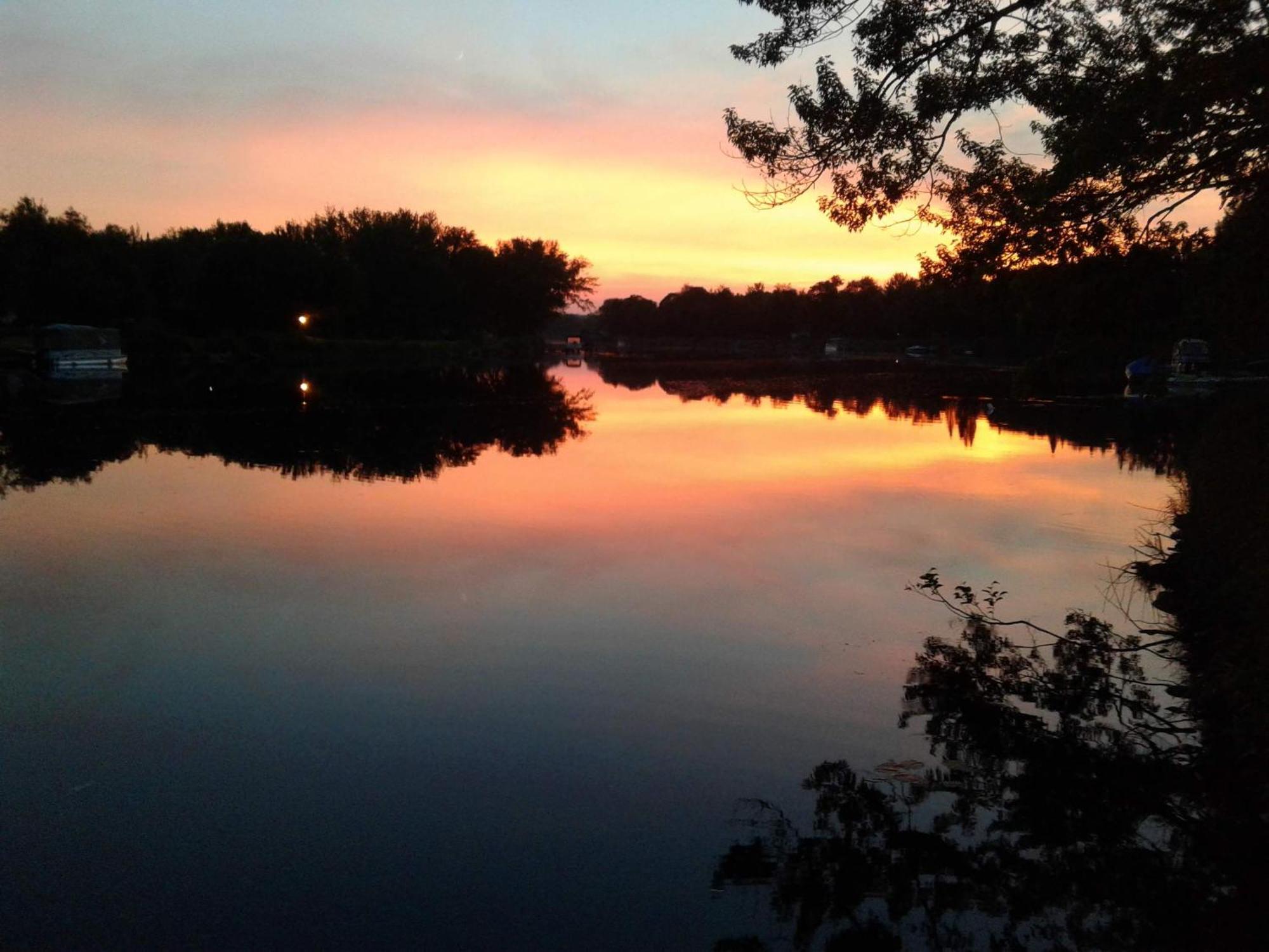 Le Reflet De La Riviere B&B Weedon-Centre 外观 照片